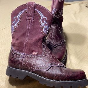 Women’s Justin boots size 7.5 B